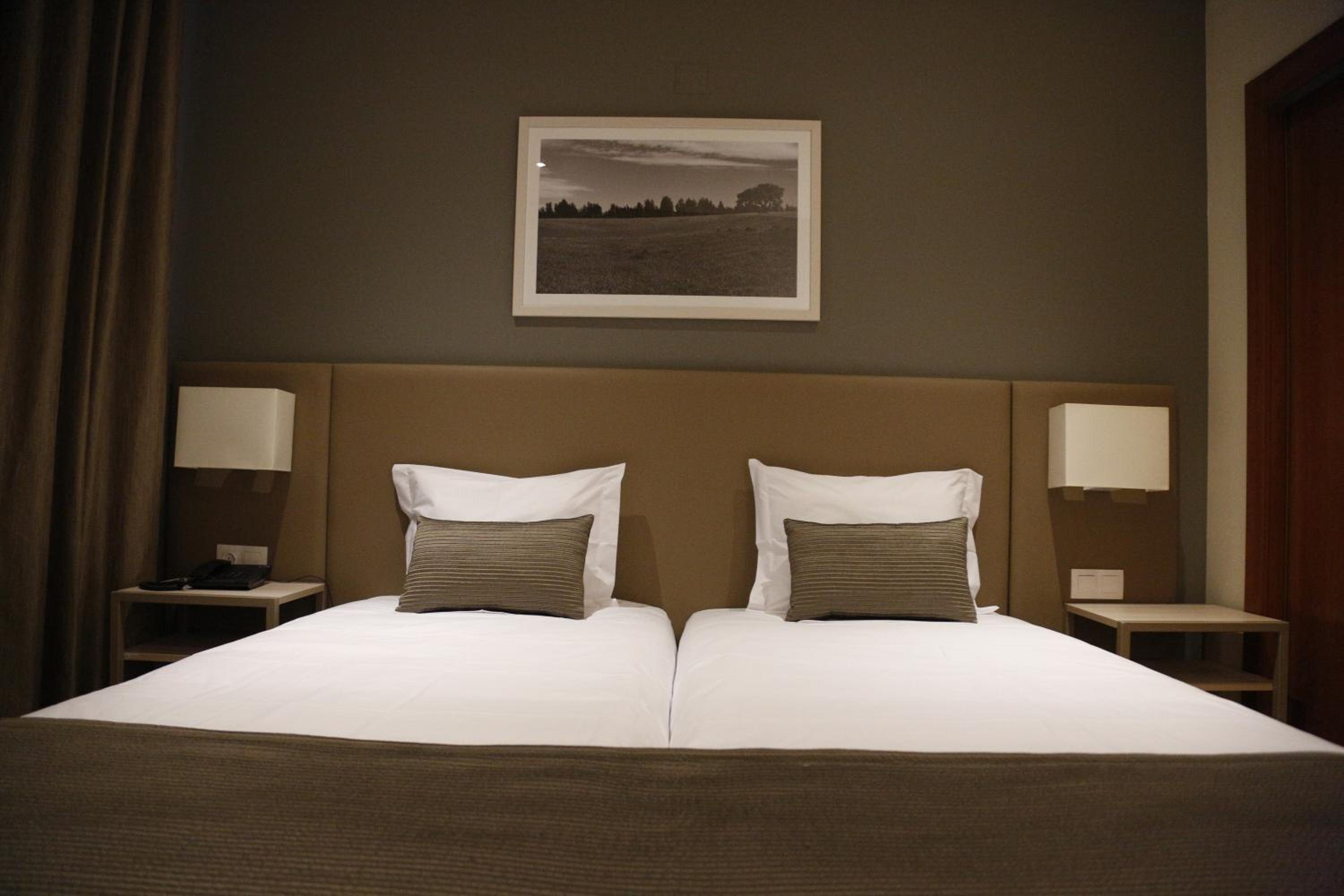 Room, Twin Beds