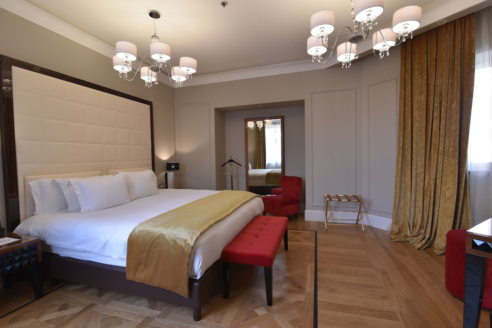 GRAND HOTEL YEREVAN 12/65