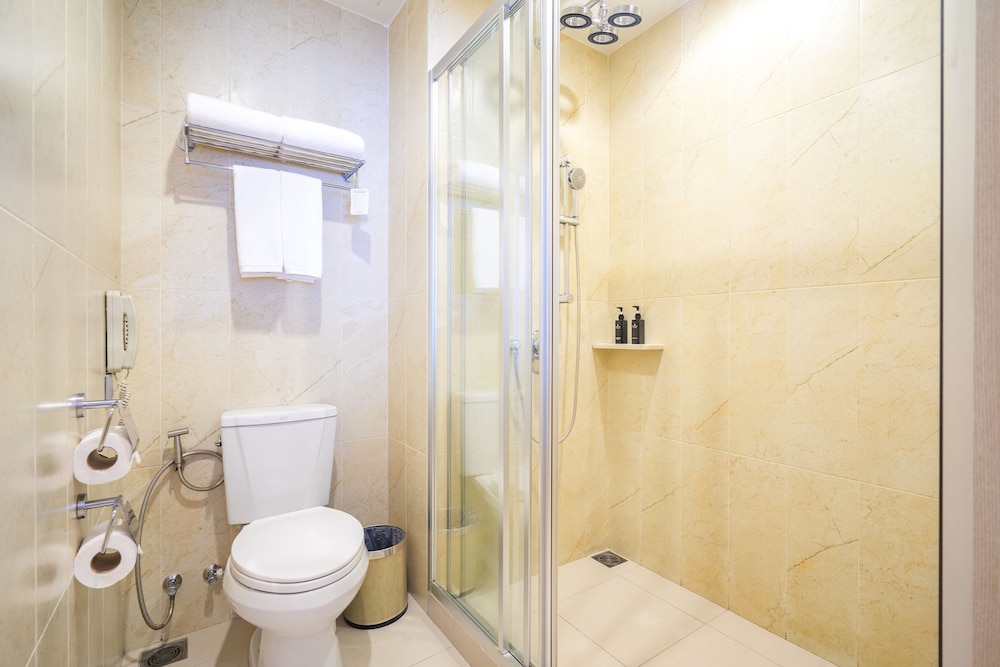 Ramada By Wyndham Phuket Deevana 70/70