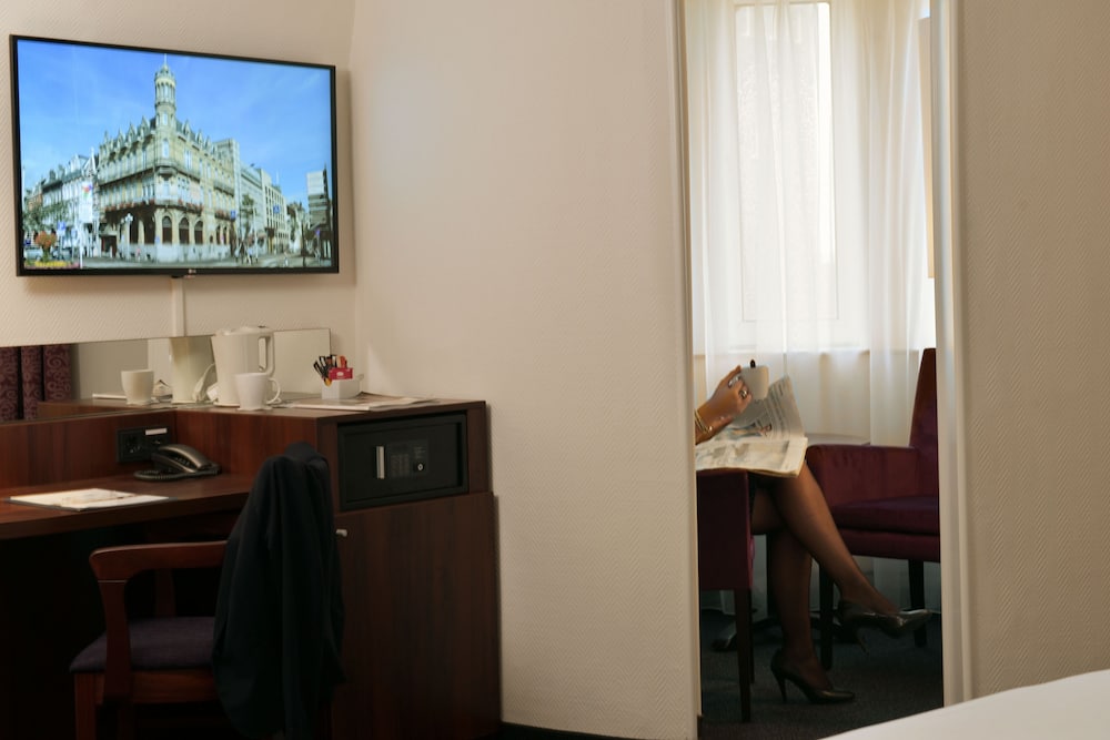 AMRATH GRAND HOTEL DE L EMPEREUR 53/64