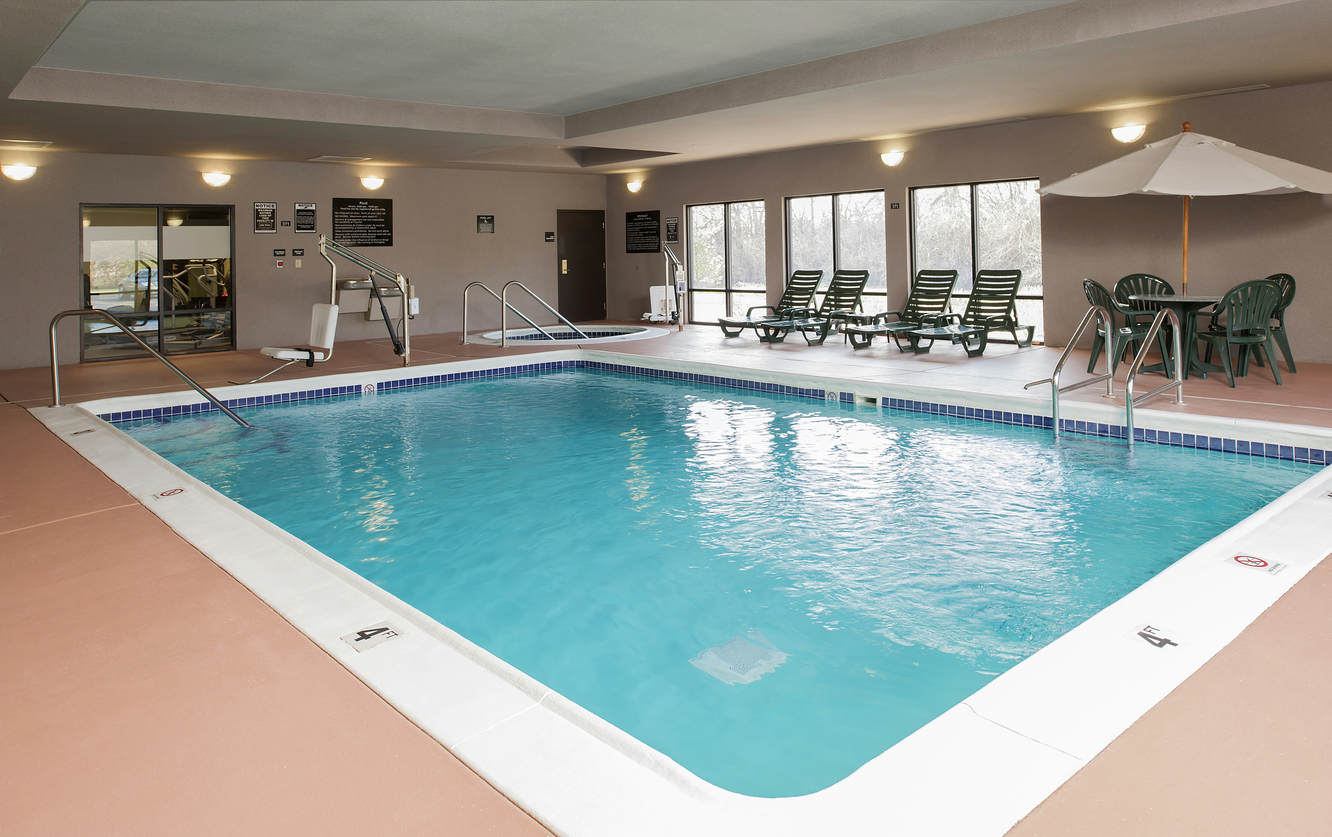 Hampton Inn Jacksonville Il 16/28