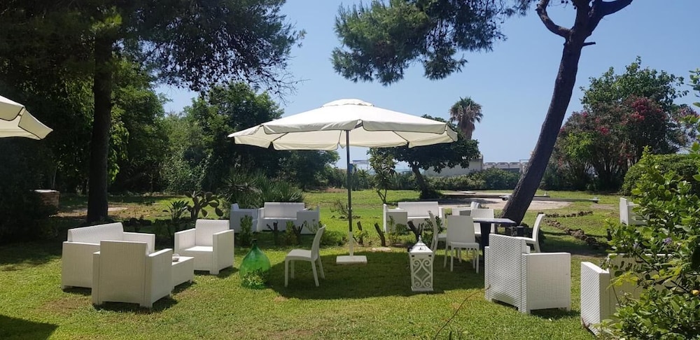 Hotel Artemide Mare 26/40