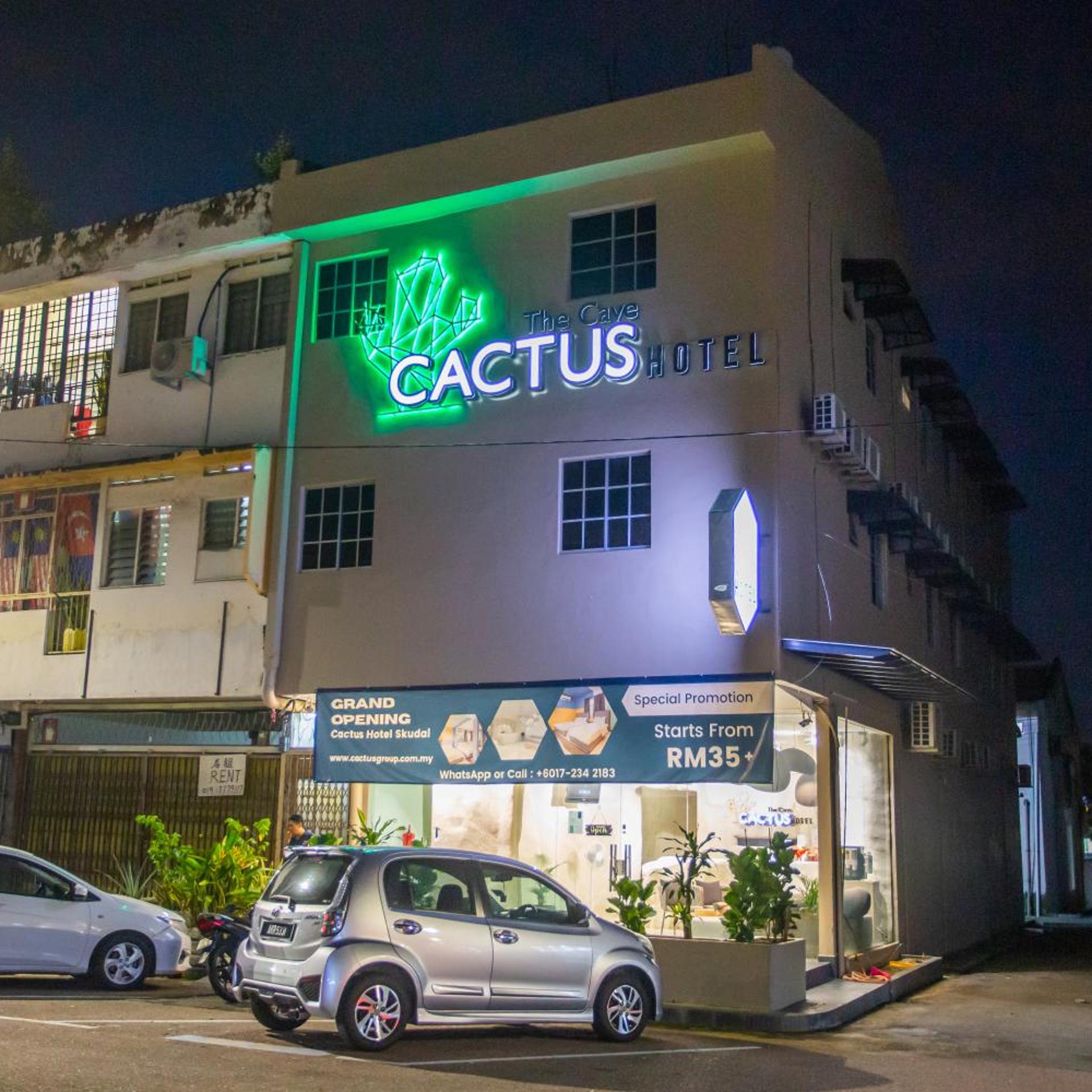 OYO 90028 Ragula Hotel 7/45