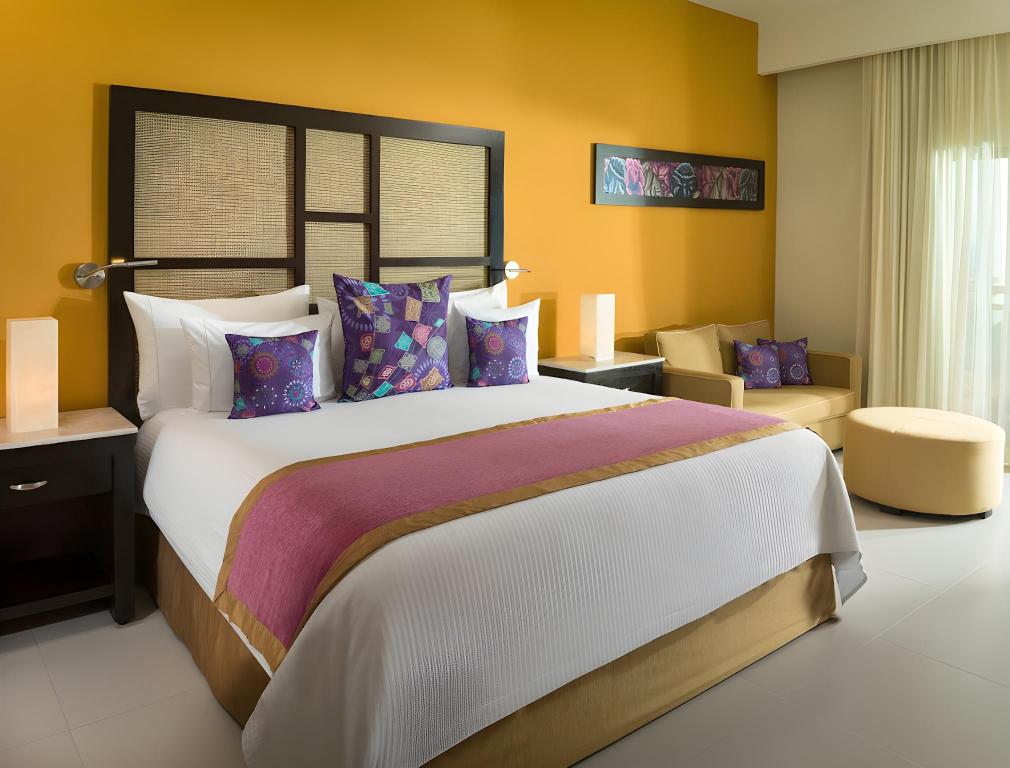 SWIM UP, PREMIUM, JUNIOR SUITE