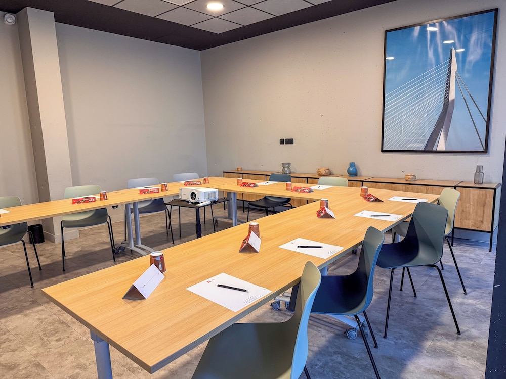 Ibis Lunel Petite Camargue 37/50