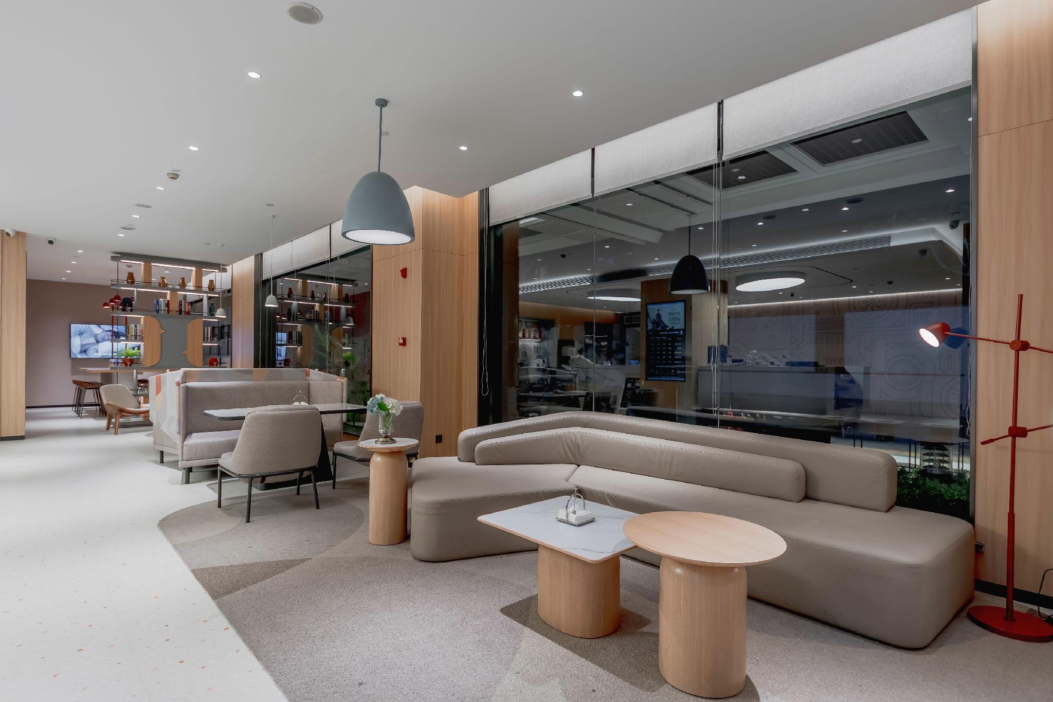Home Inn Selected (Shanghai Raffles, North Bund) 25/42