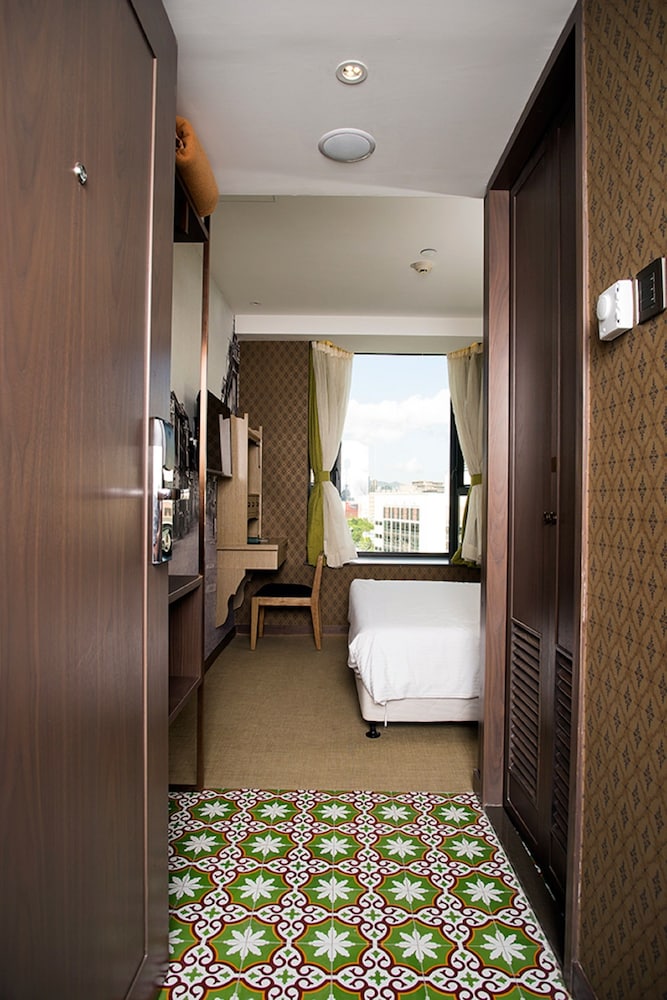 Largos Hotel 8/58