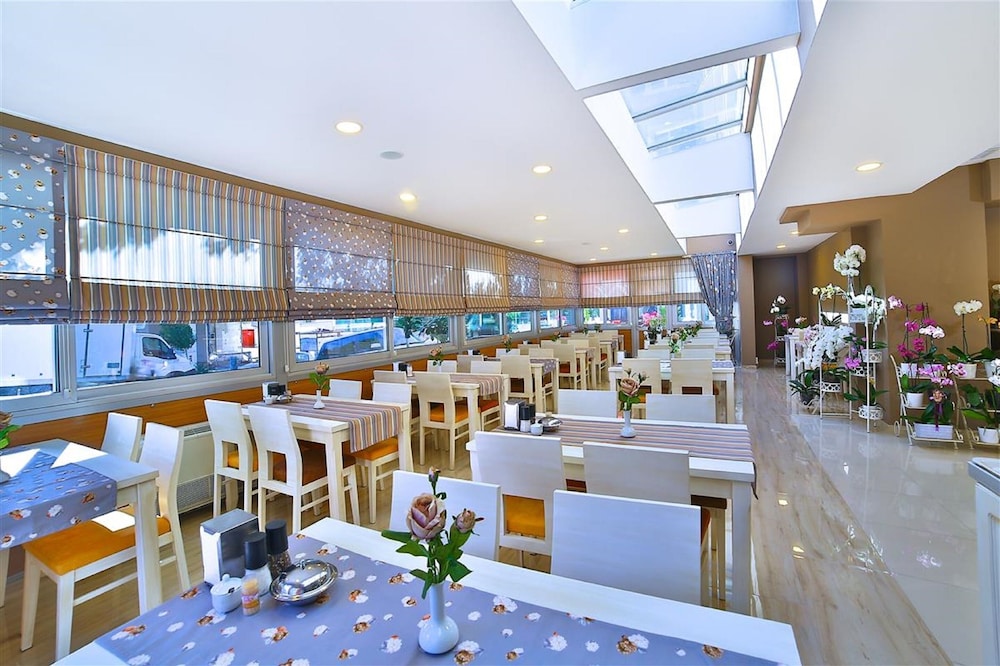 The Hera Premium Hotels 44/49