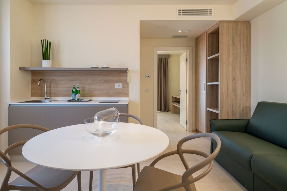 Palace Lido Hotel and Suites 20/33