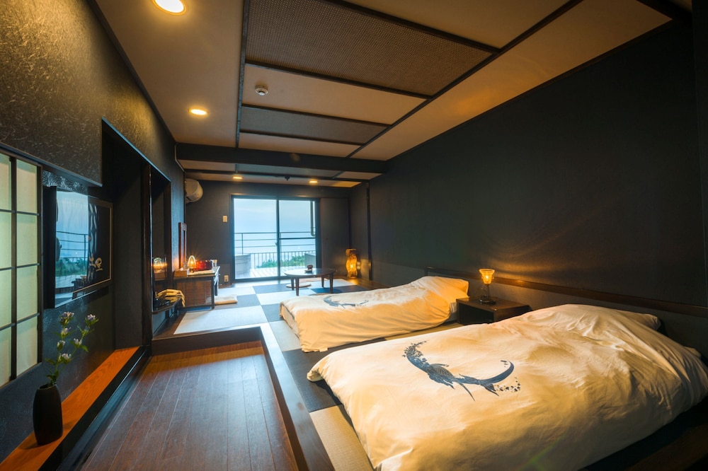 Standard, Twin Beds