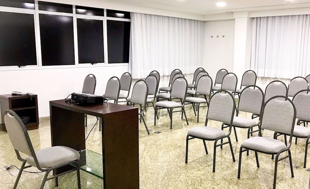 Triangulo Apart Hotel 54/66
