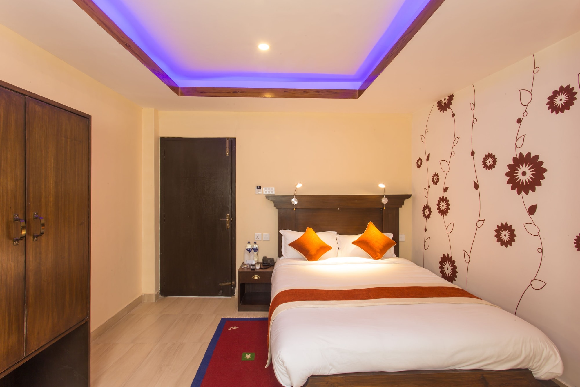 DELUXE, TWIN BEDS