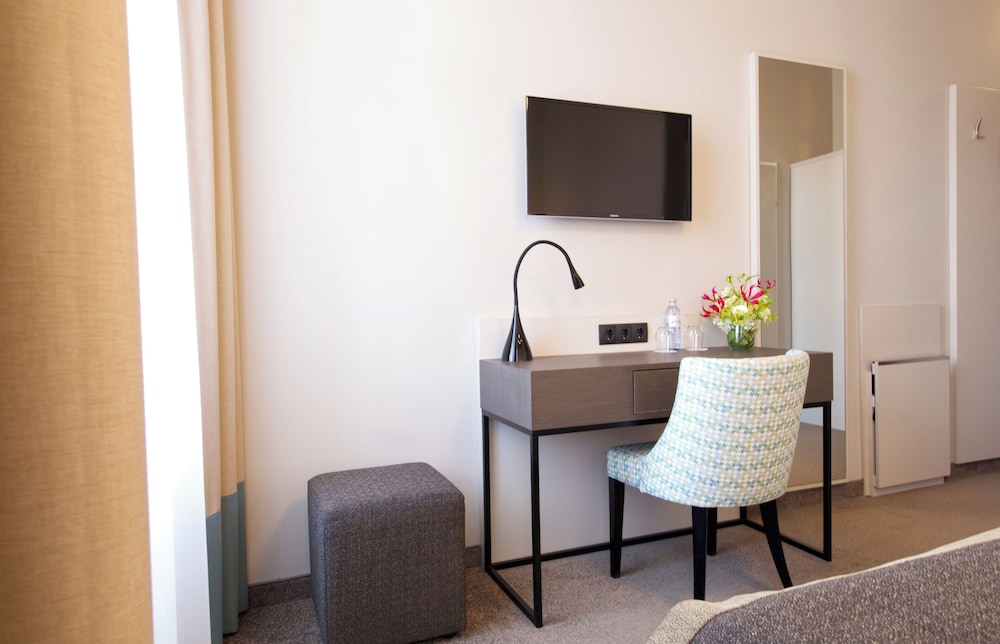 HOTEL DREI KRONEN VIENNA CITY 67/74