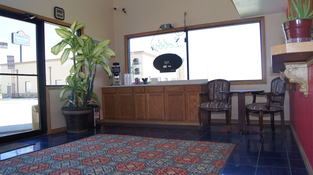 Holiday Lodge And Suites 9/46