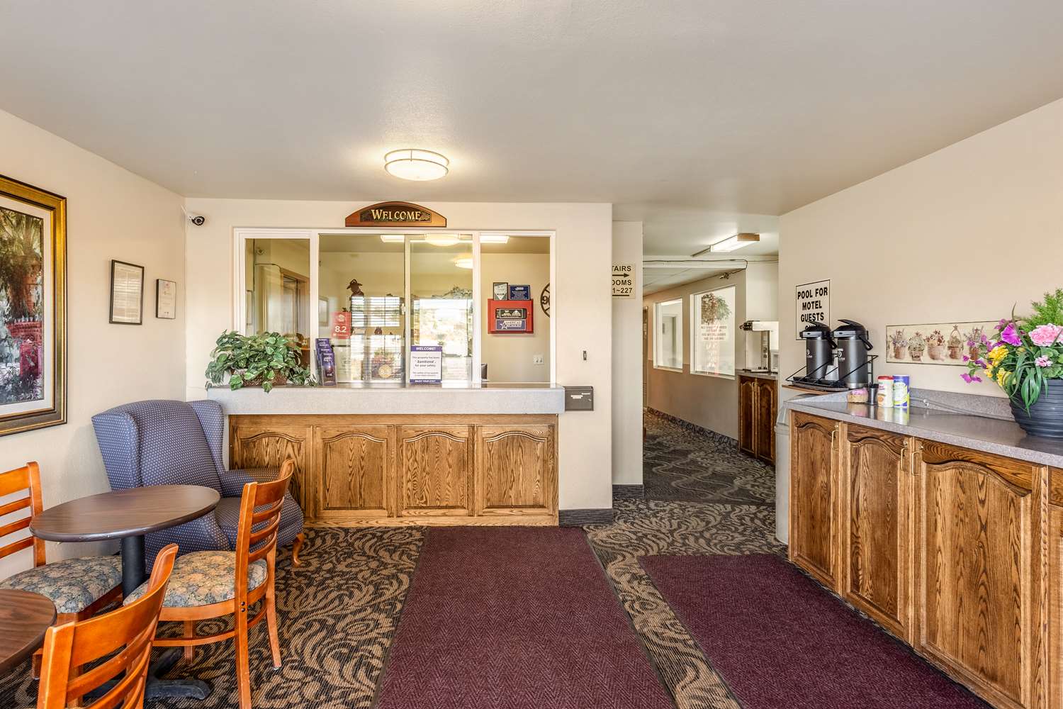Americas Best Value Inn Burns 5/36