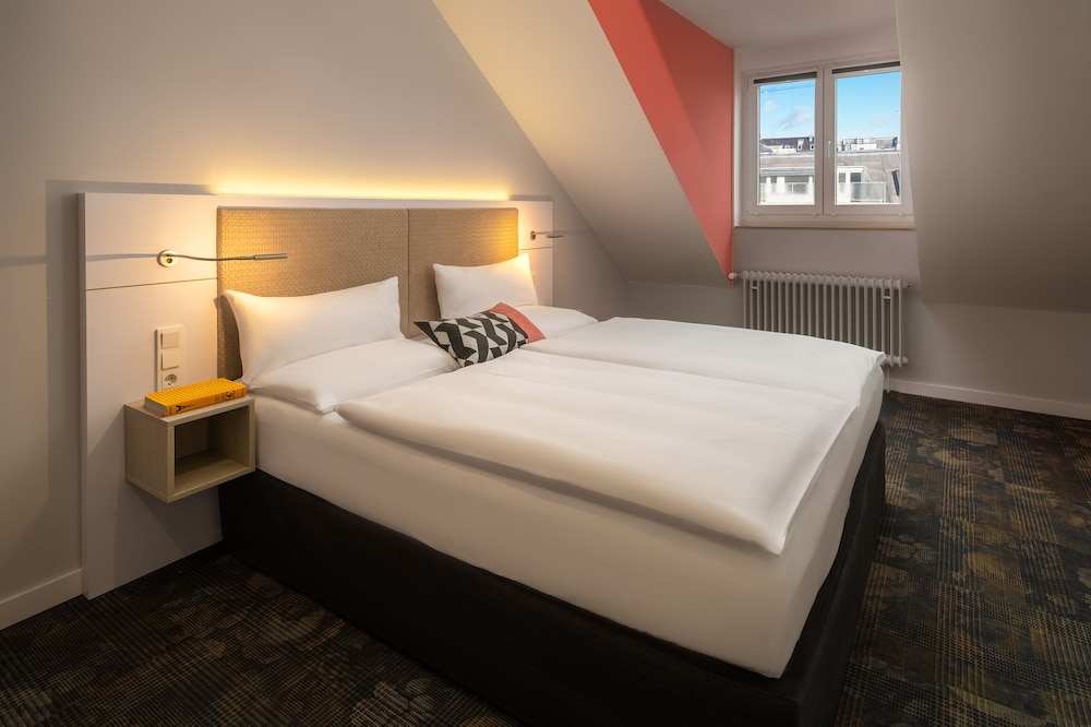 Business, Double Bed, City Side