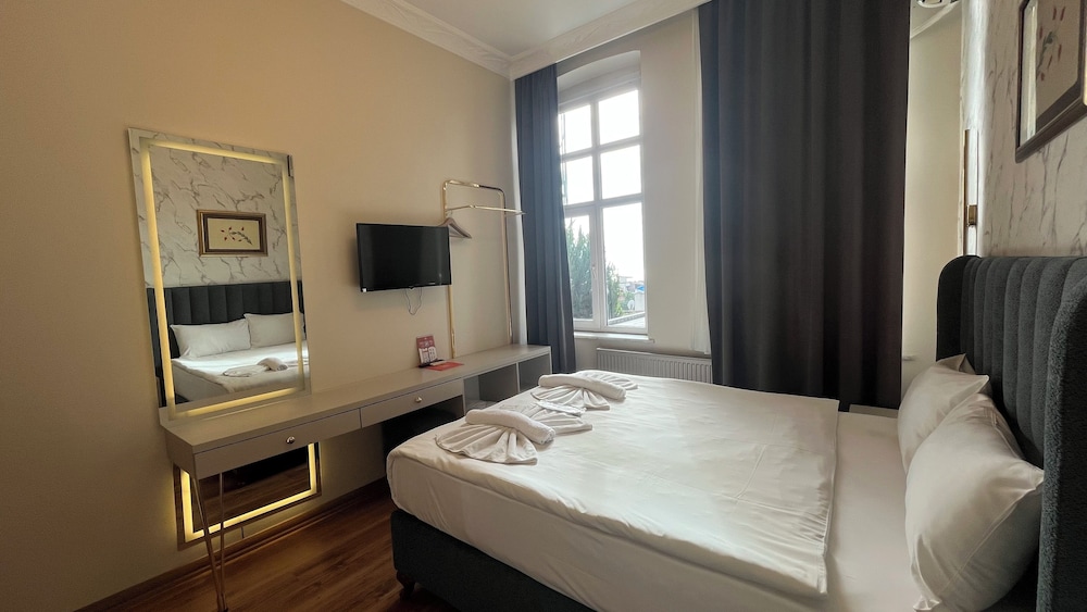 STANDARD, DOUBLE BED, SEA VIEW