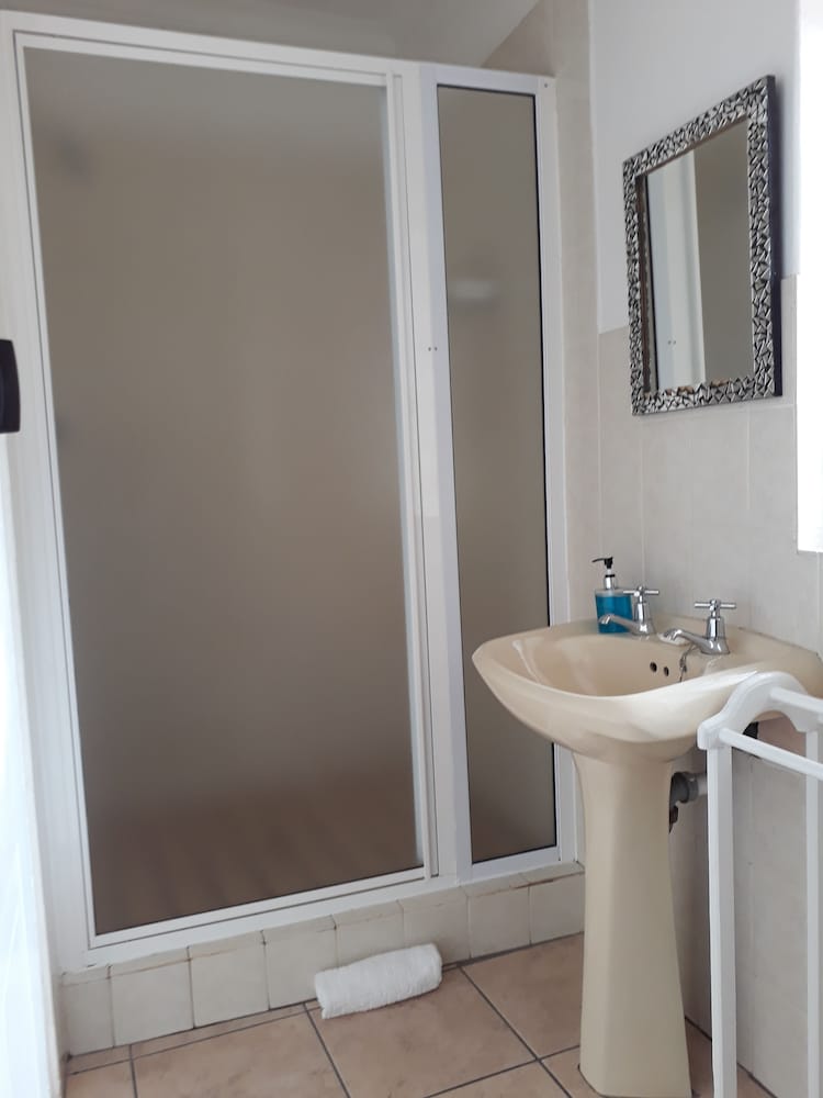 Oom Piet Self Catering Accomodation 48/50