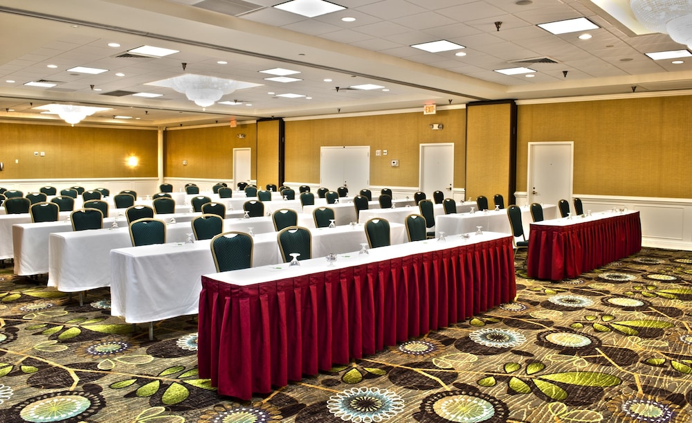Holiday Inn Arlington at Ballston, an IHG Hotel 34/50