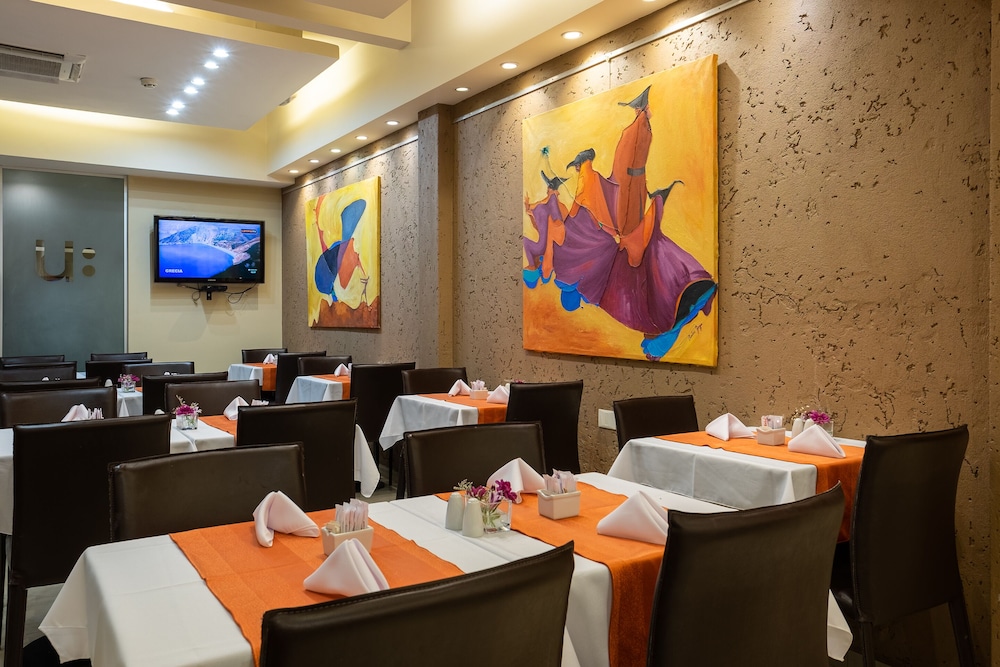 Urban Suites Recoleta Boutique Hotel 69/77