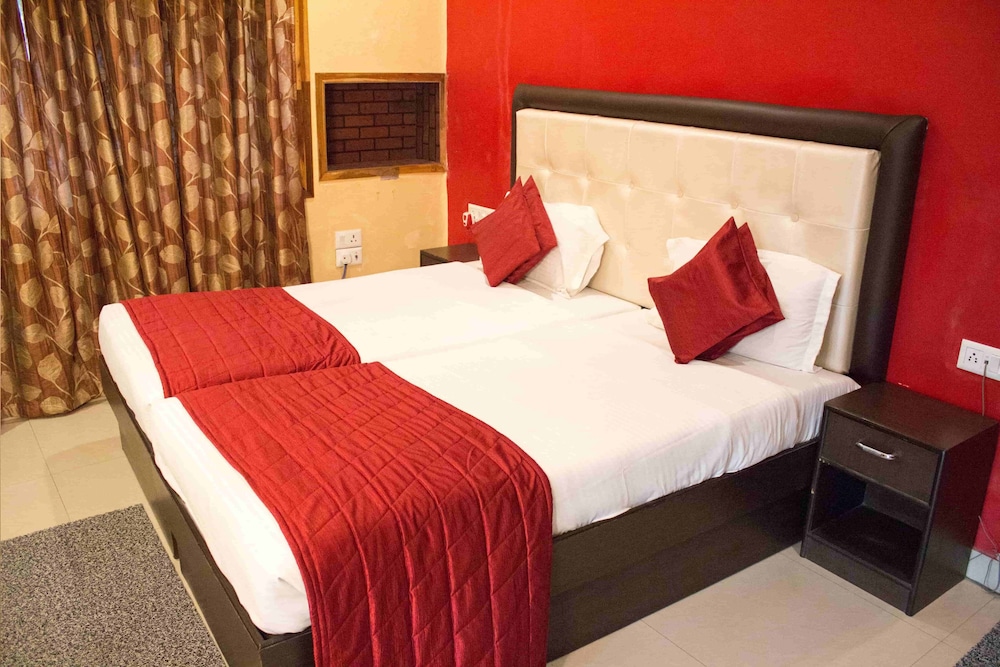 Hotel Varuna 16/46
