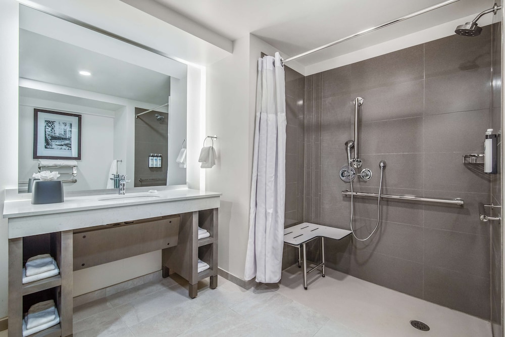 Hyatt House Sacramento/Midtown 49/50