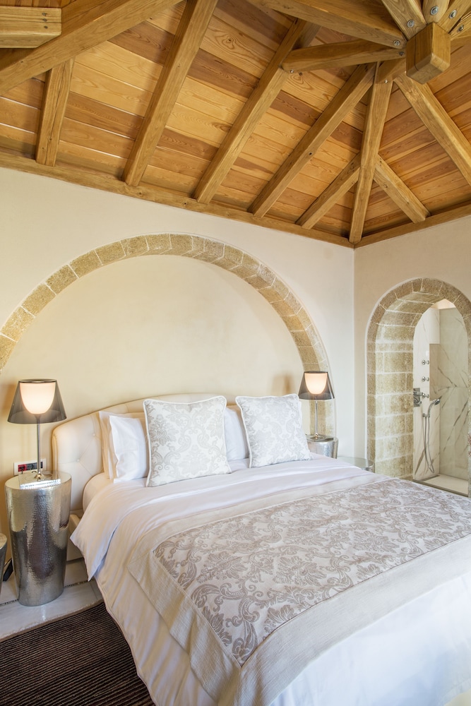 Moni Emvasis Luxury Suites 9/70