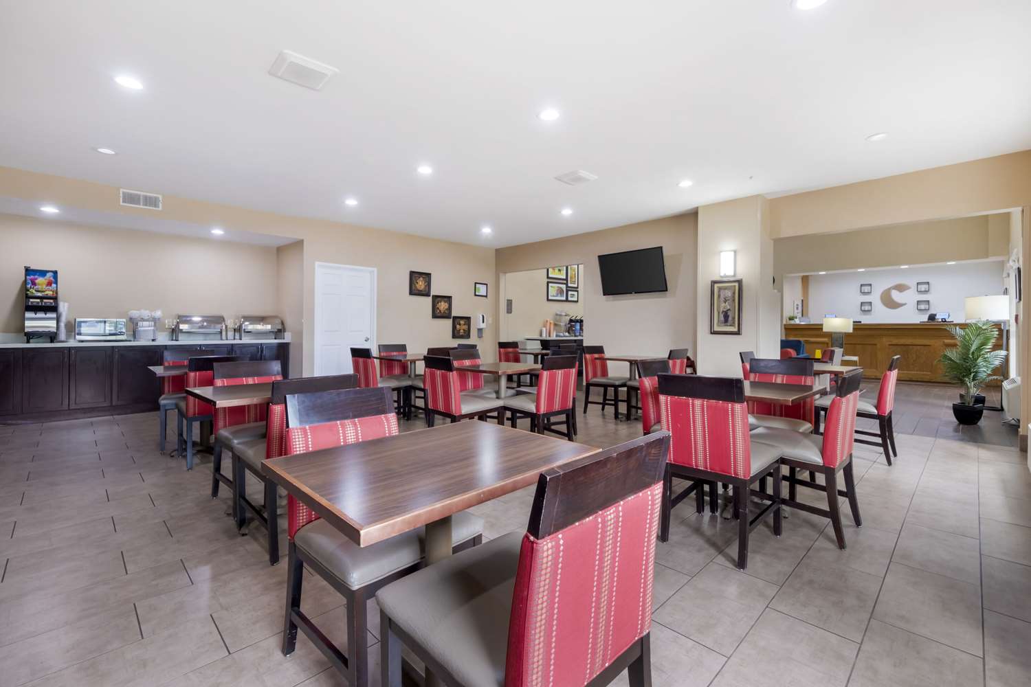 Comfort Suites Keeneland 35/48