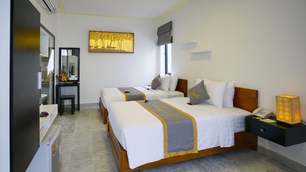 SUPERIOR, TWIN BEDS, BALCONY