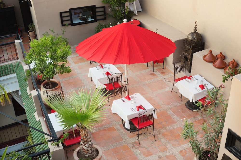 RIAD AFRICA 69/80