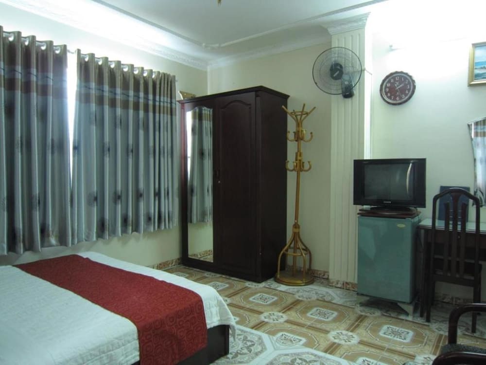 Tan Hoang Long Hotel District 5 17/30
