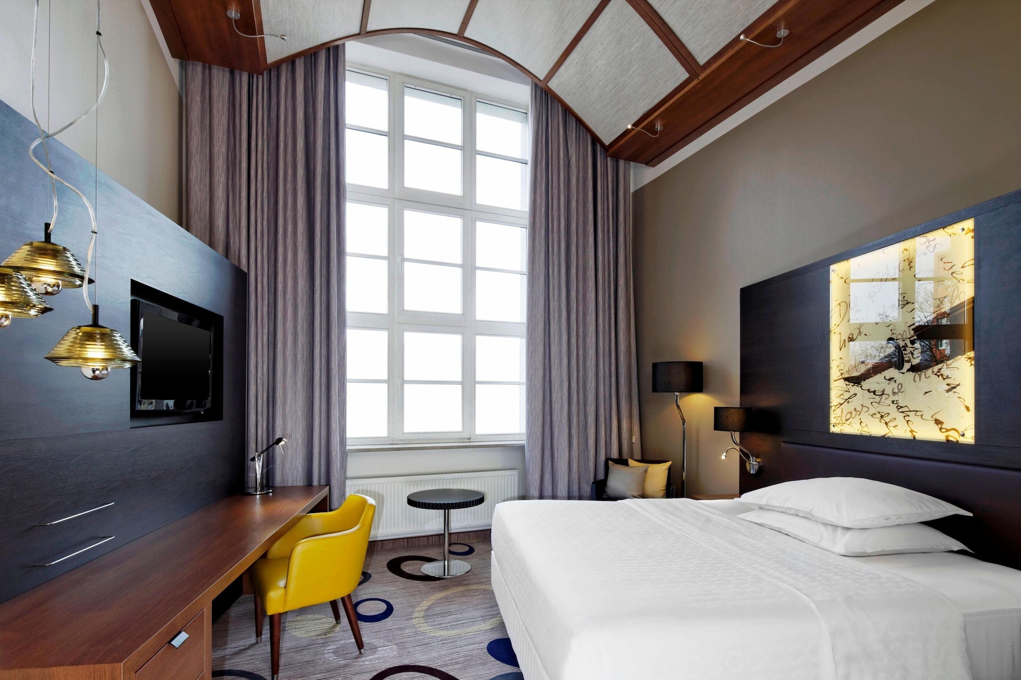 Classic, Queen Bed