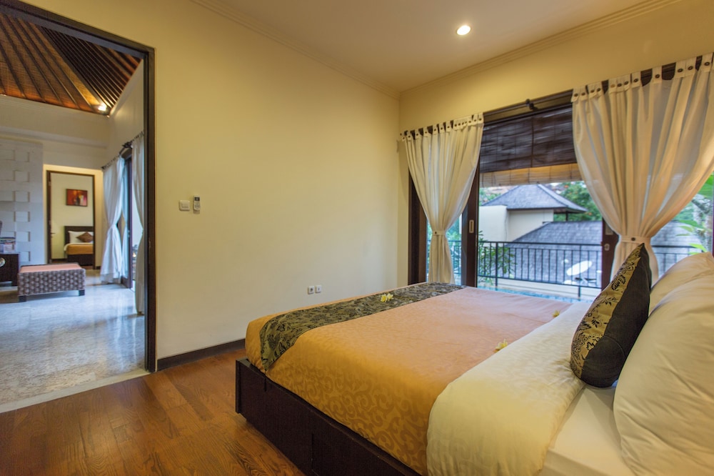 The Reika Villa 30/69