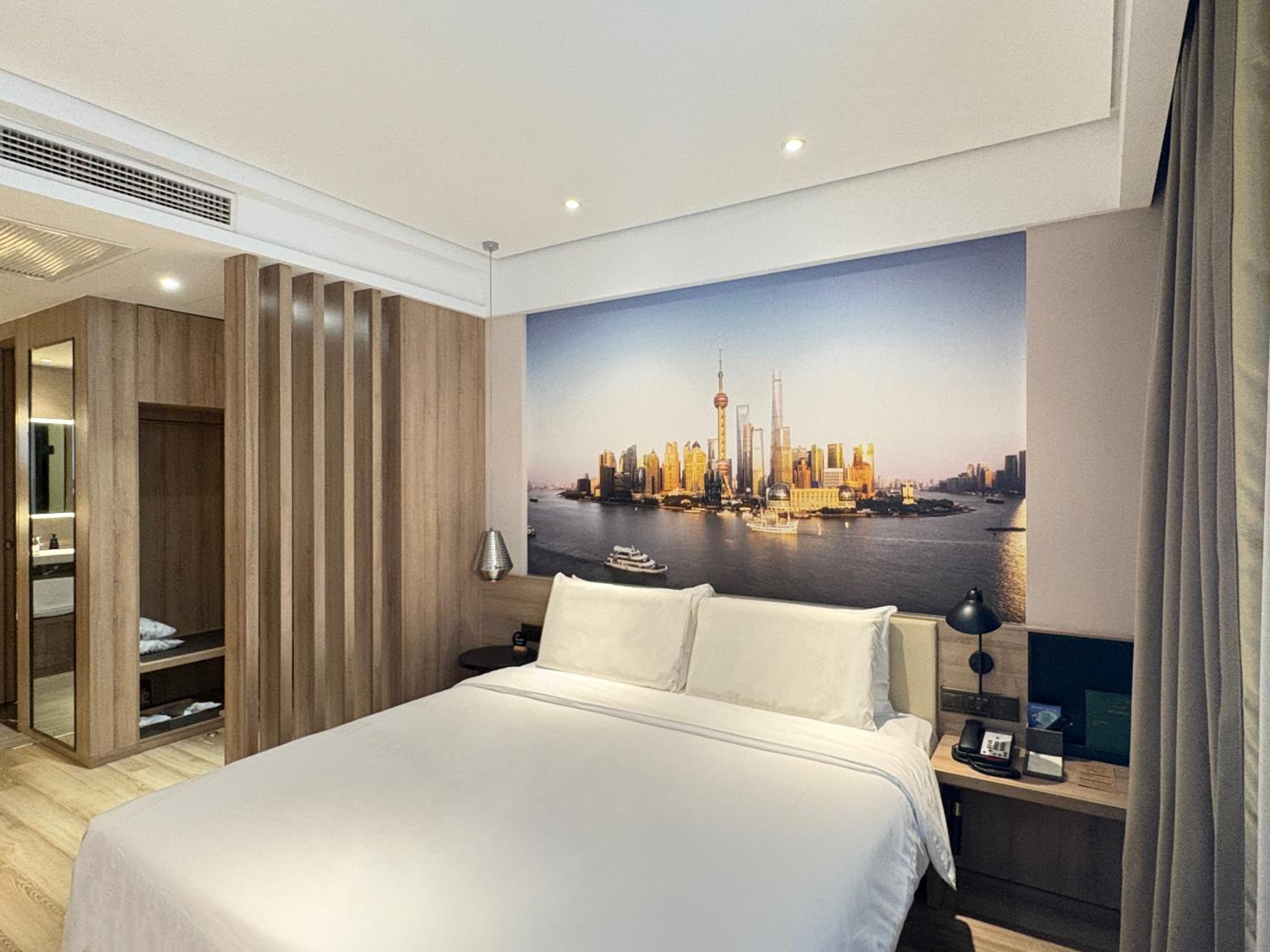 SUPERIOR, FAMILY, DOUBLE BED