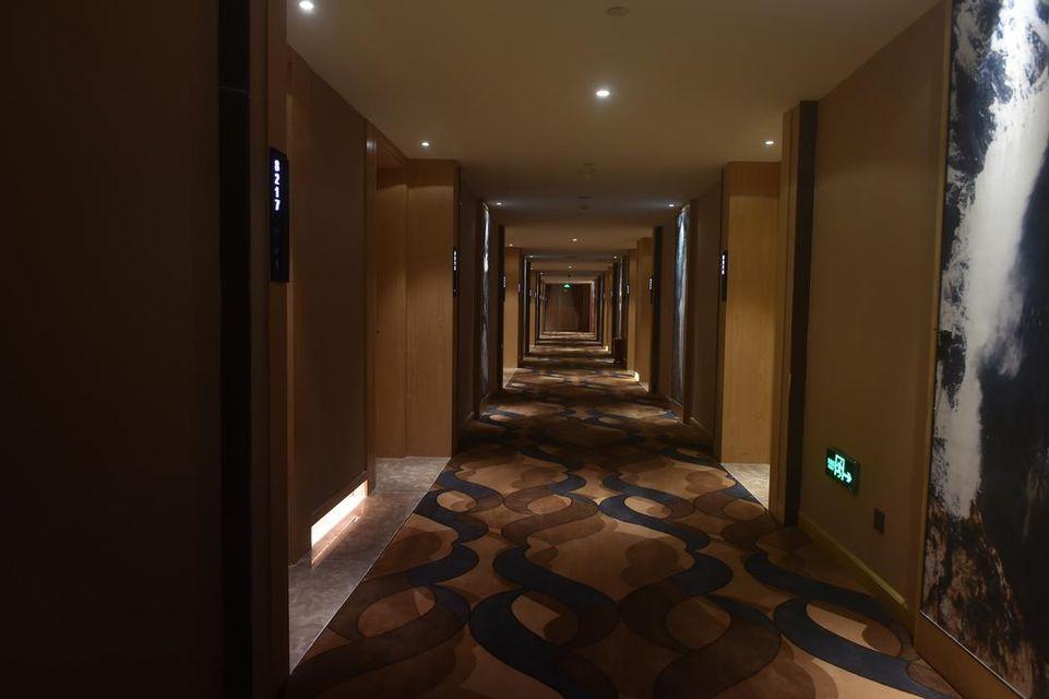 Kyriad Marvelous Hotel (Luoding Huanshi East Road) 27/38