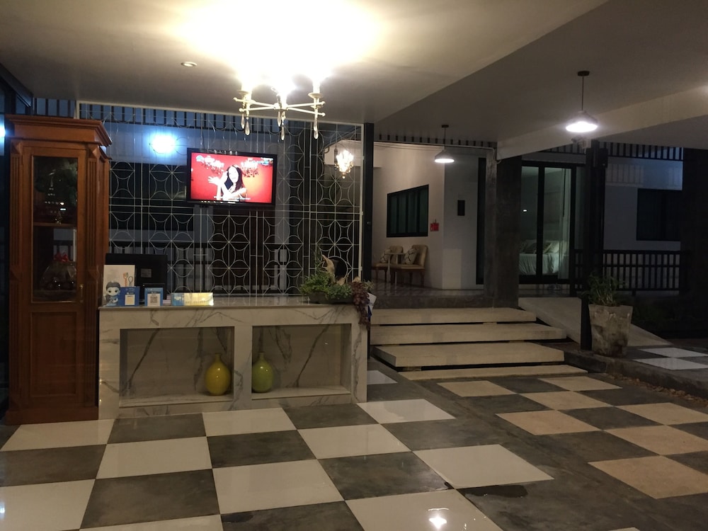 Phetcharat Grand Hotel Maesot 4/50