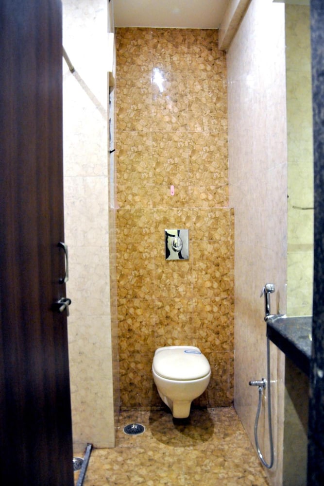 HOTEL GULMOHAR PRIDE 30/31