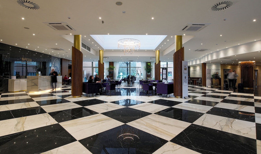 The Sydney (ex Novotel Bologna Fiera) 12/69