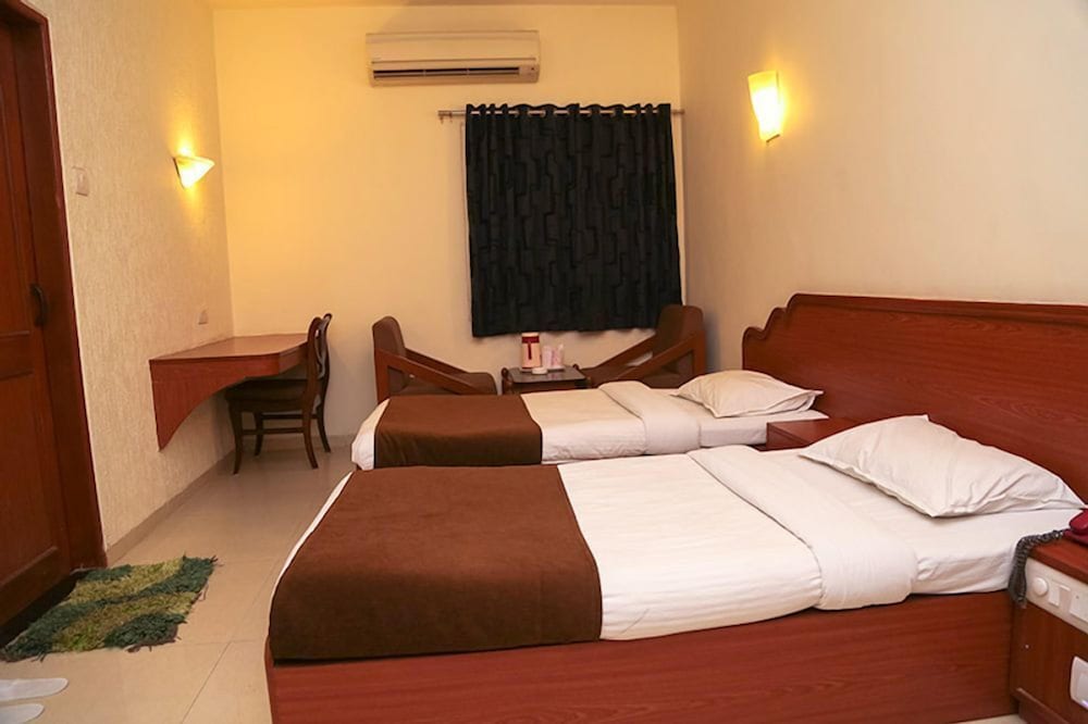 Oyo 2351 Hotel Golden Plaza 10/24