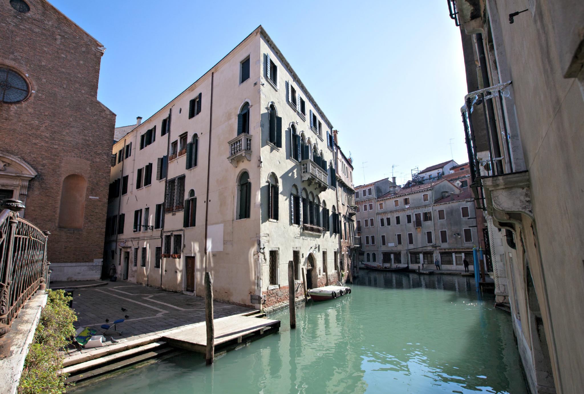 Residence Ca Foscolo 21/24