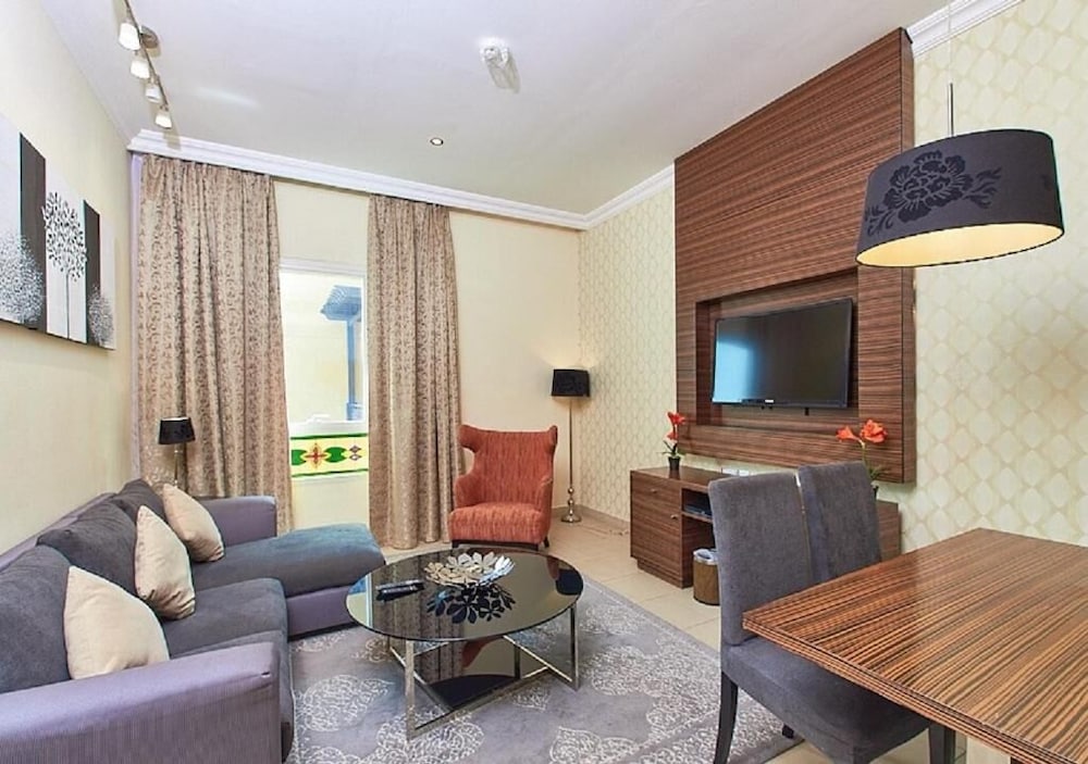 Mughal Suites 28/50