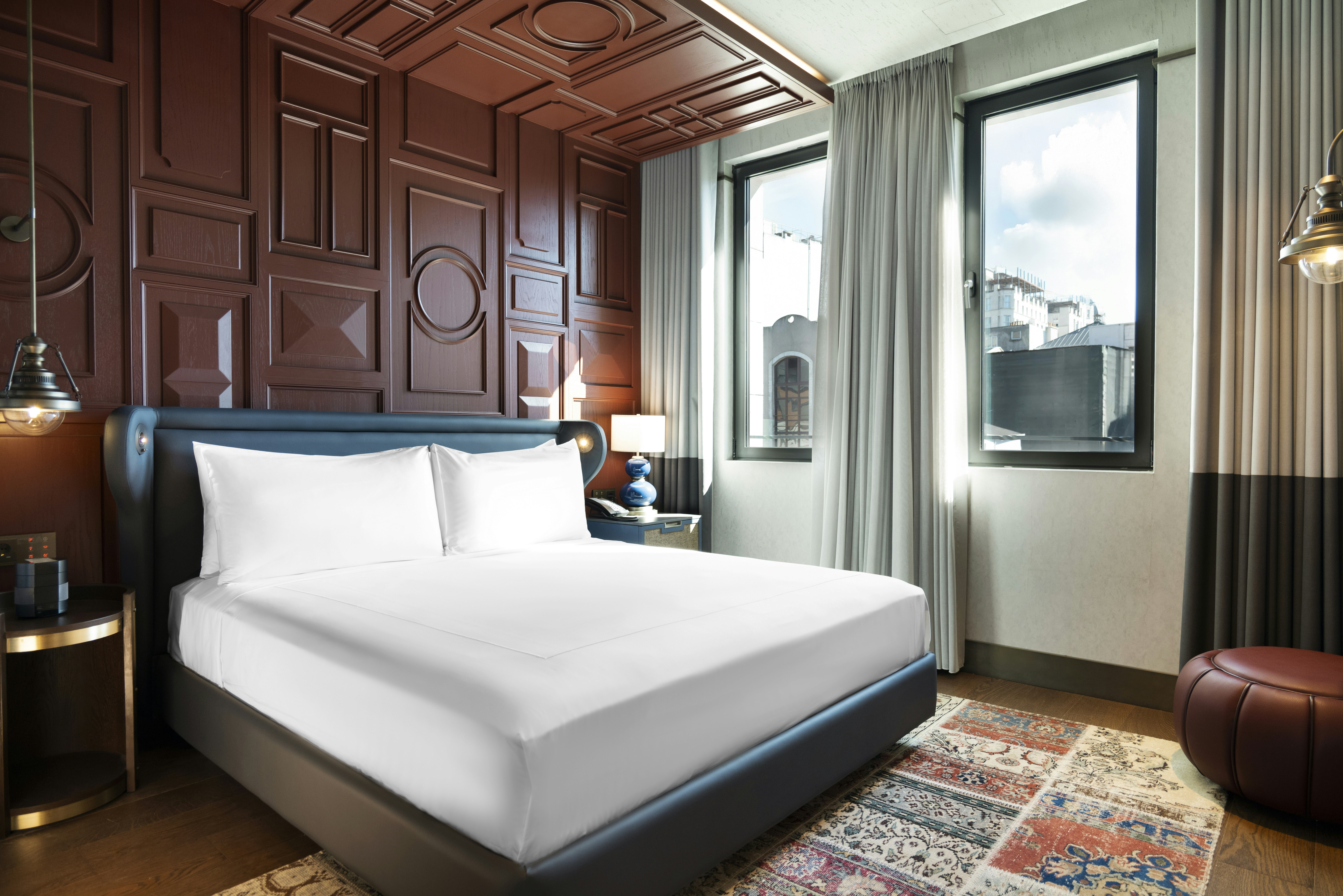 1 BEDROOM, SUITE, KING BED