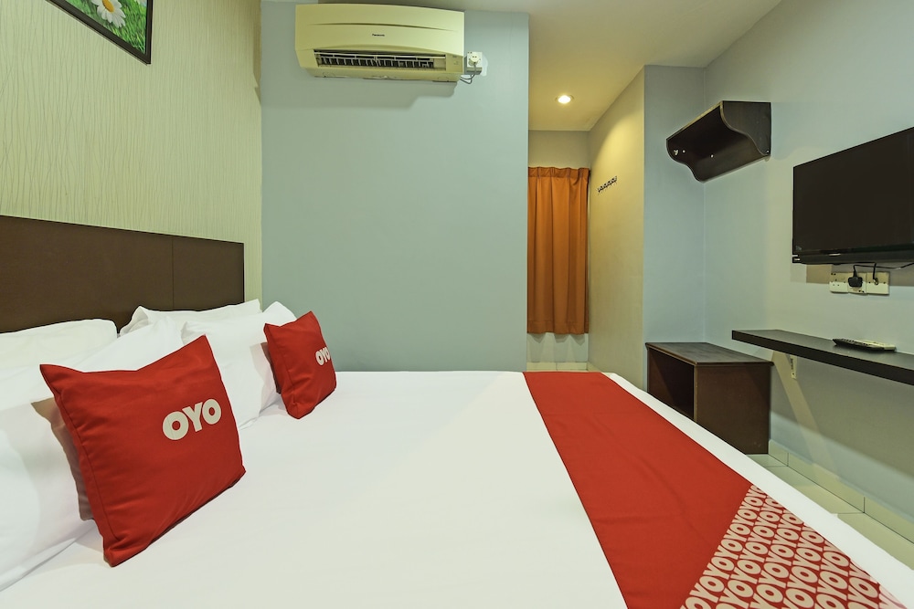 Hotel O M Three Hotel 16/55