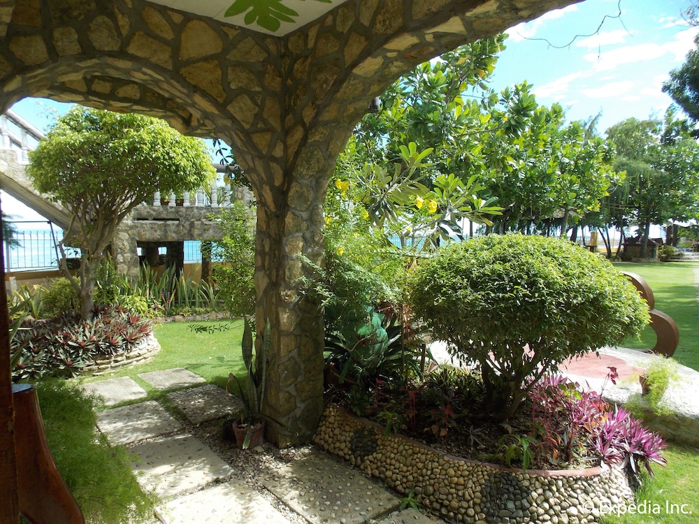 Baluarte De Argao Beach Resort 19/27
