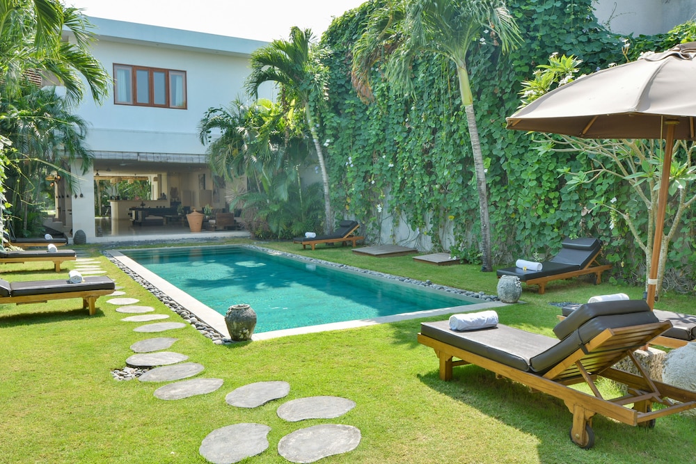 Chocolat Villas Seminyak 21/37