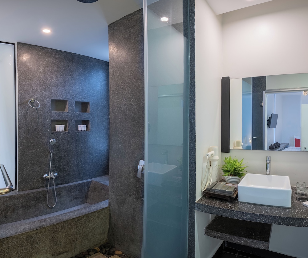 CENTRAL SUITE RESIDENCE 74/76