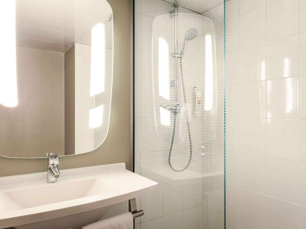 Ibis Bordeaux Centre Gare Saint Jean 12/66