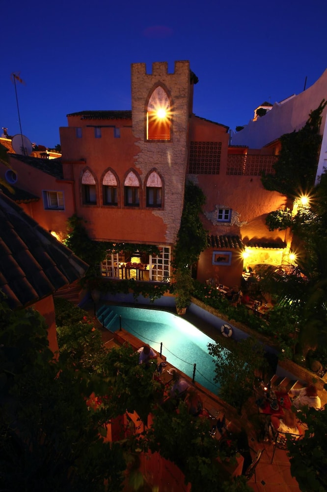 Amanhavis Hotel 34/41