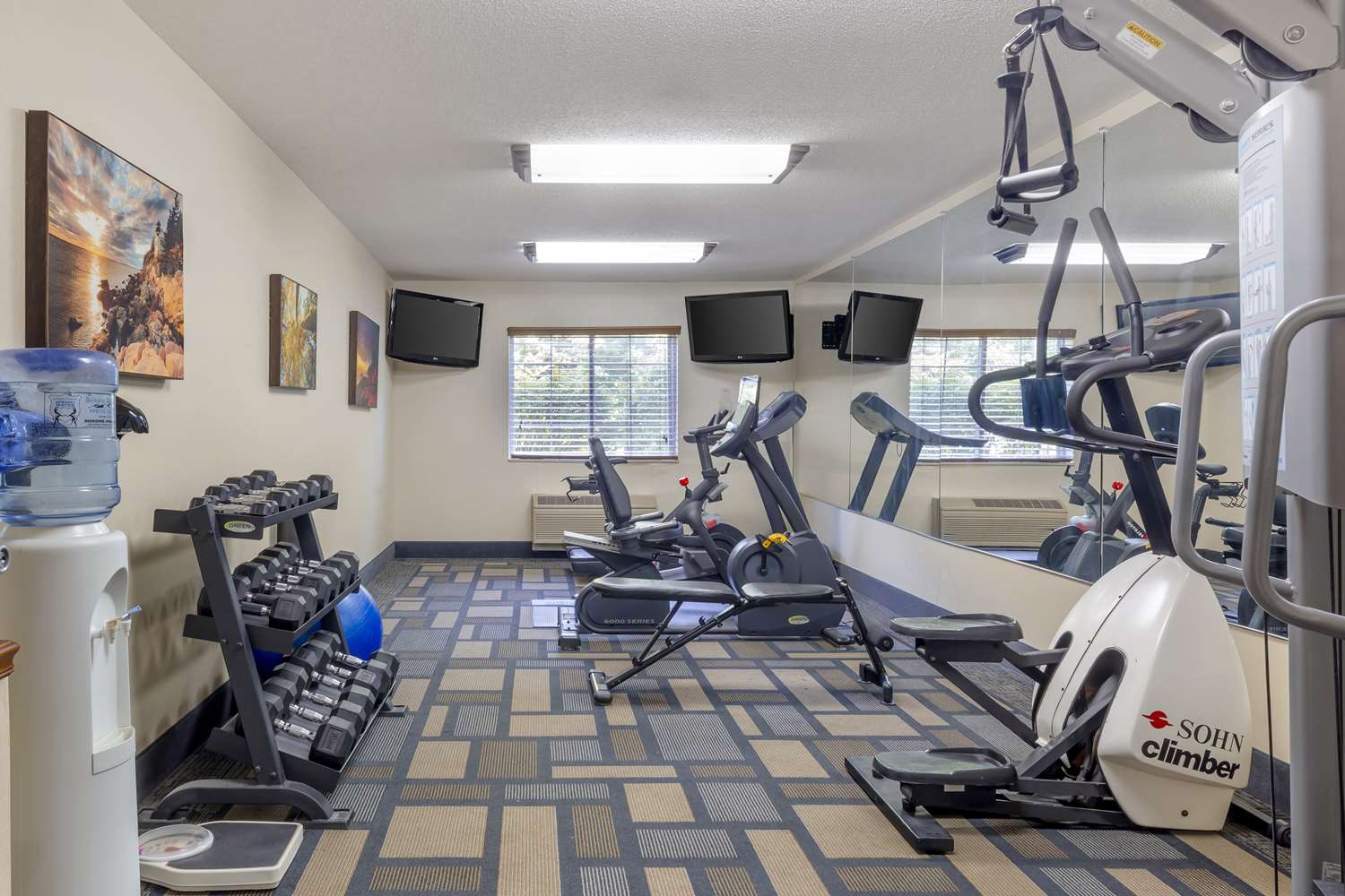 Best Western Plus Berkshire Hills Inn & Suites 24/41