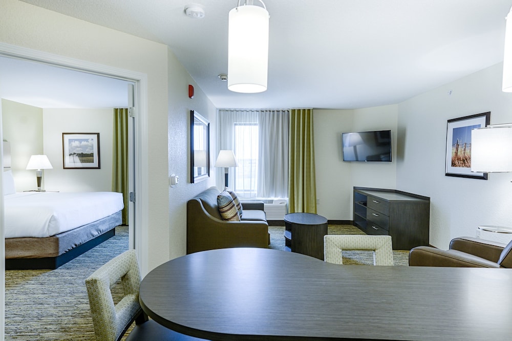 CANDLEWOOD SUITES LAKEVILLE I-35 23/32